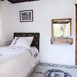 Nikbin Yamac 3*