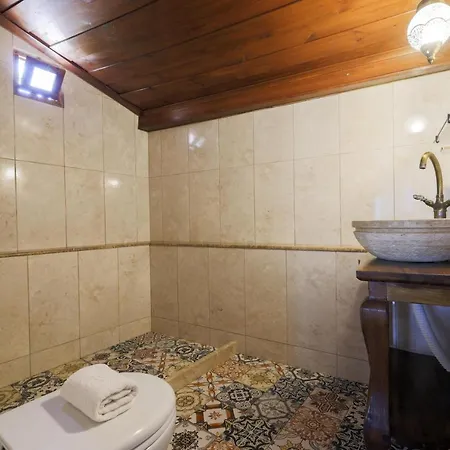 Отель Nikbin Yamac